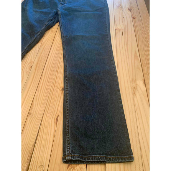 Jos A Bank 1905 jeans - like new - 40W 32L - Picture 4 of 11